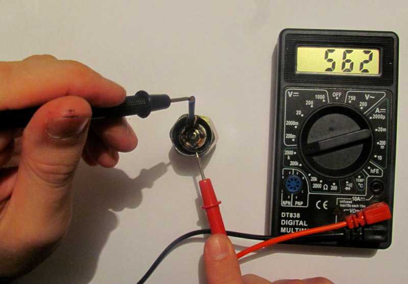 Как проверить конденсатор на работоспособность Как проверить конденсатор мультиметром Измерение сопротивления, емкости и напряжения Как проверить конденсатор без приборов