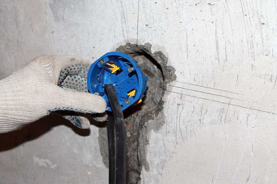 Разметка и установка подрозетников в бетонную и кирпичную стену Монтаж подрозетников в гипсокартон Подрозетники для скрытой проводки в деревянных домах