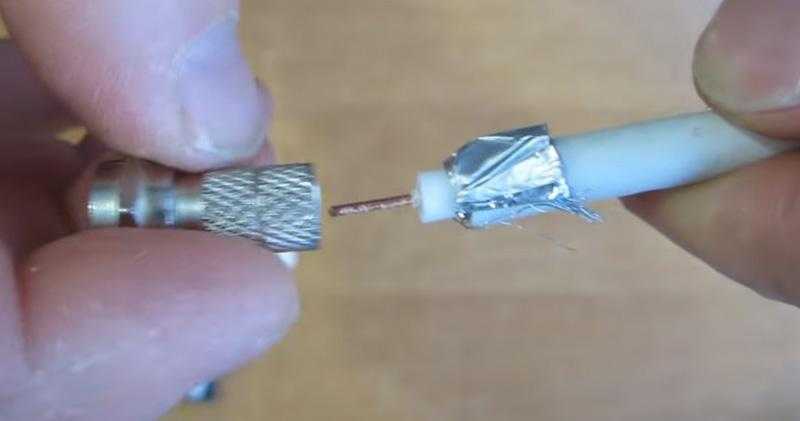 Как накрутить f-штекер на антенный кабель