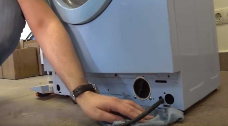 Как слить воду из стиральной машины на зиму