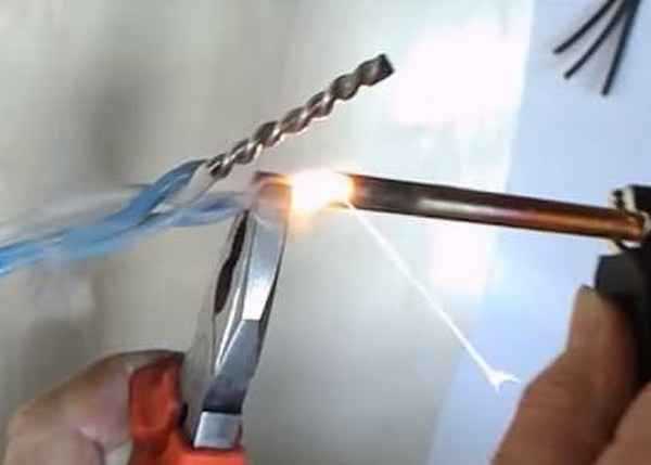 Сварка медных проводов инвертором с применением угольного и графитового электрода, и точечным методом